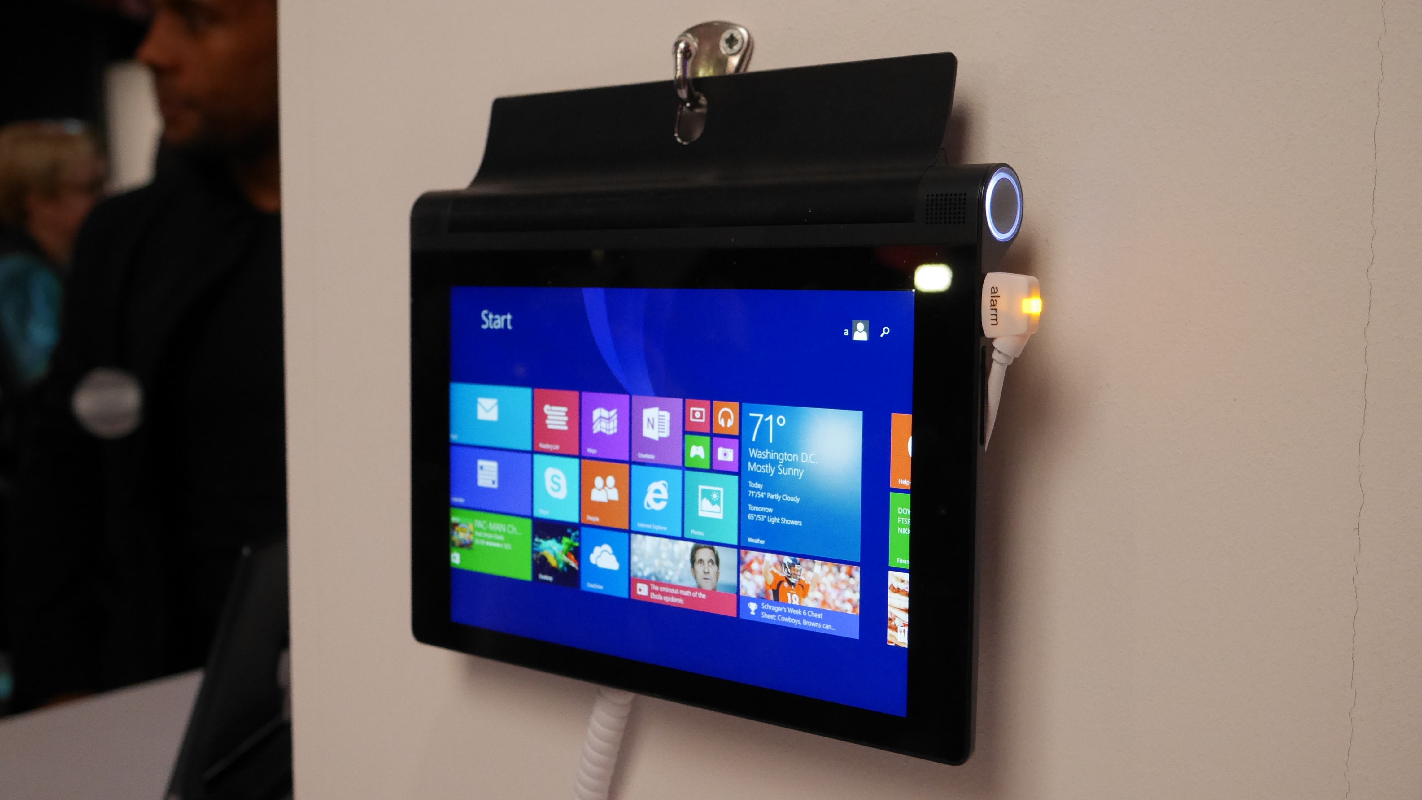 Lenovo Yoga Tablet 2 - ultrabook méretű táblagép, Windows 8.1-el