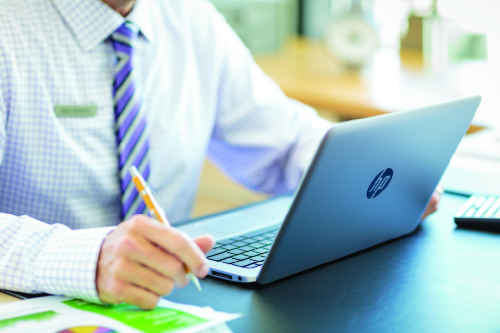 MacBook verő HP érkezik - EliteBook Folio 1020 bemutató