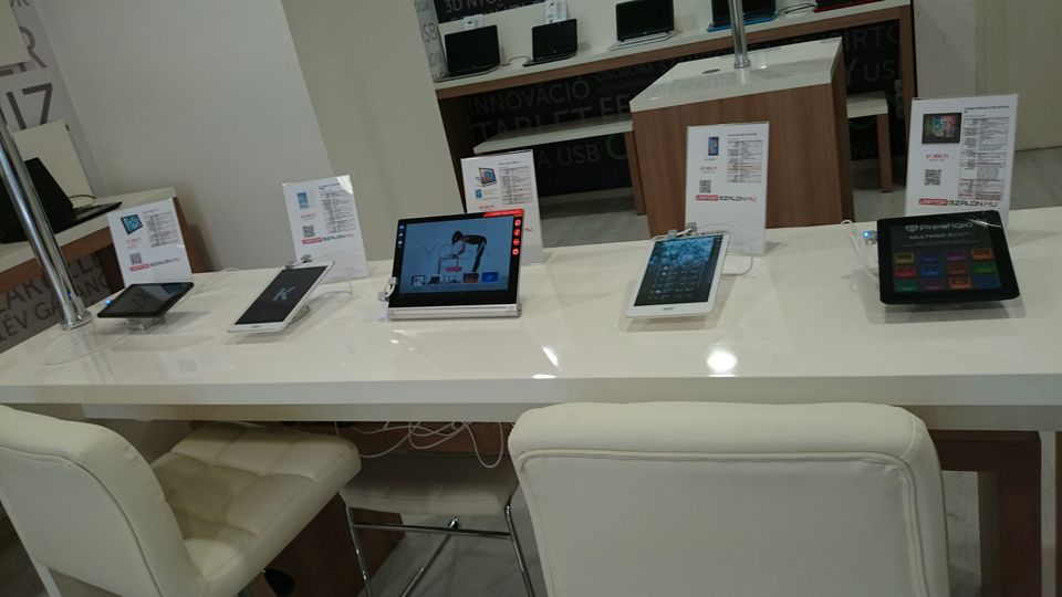 Laptopszalon bolt nyílt az Astorián
