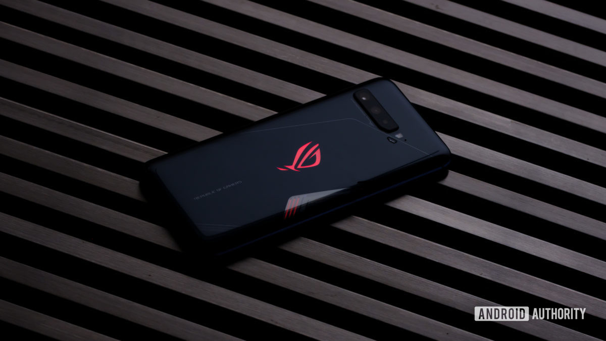Új képek kerültek ki a közelgő Asus Rog Phone 3 gamer készülékről