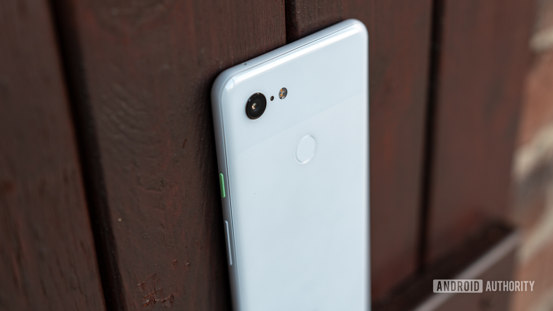 Kiszivárogtak a Google Pixel 3a és 3a XL renderei