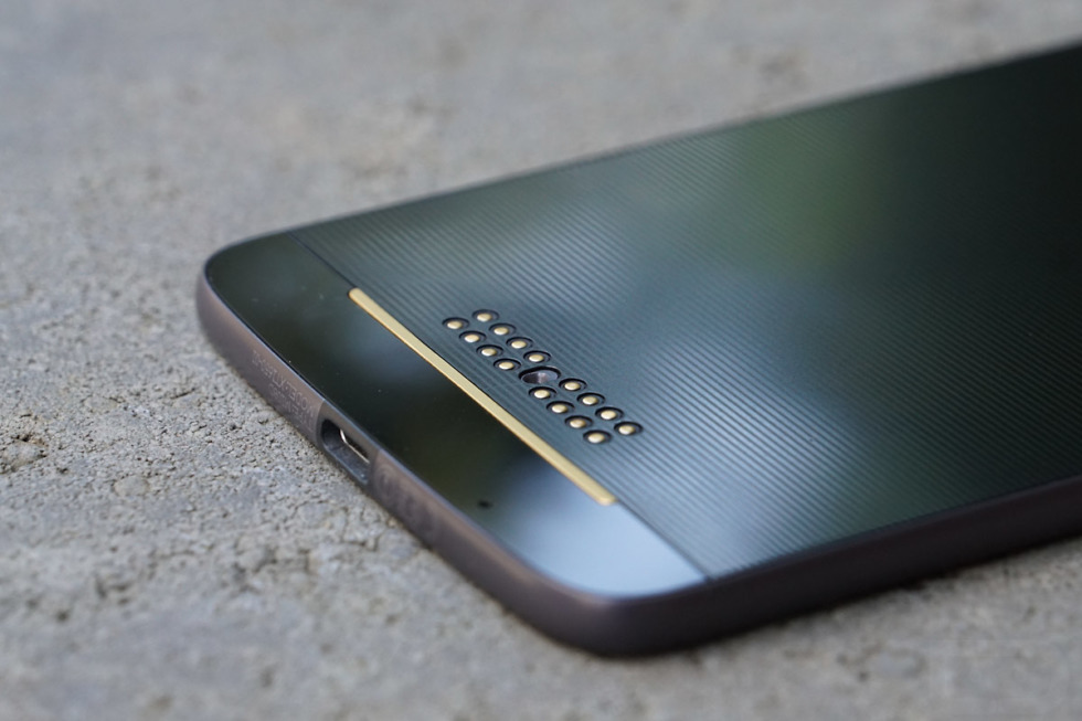 6.4 inches kijelzővel és S675 chipsettel jön a Moto Z4