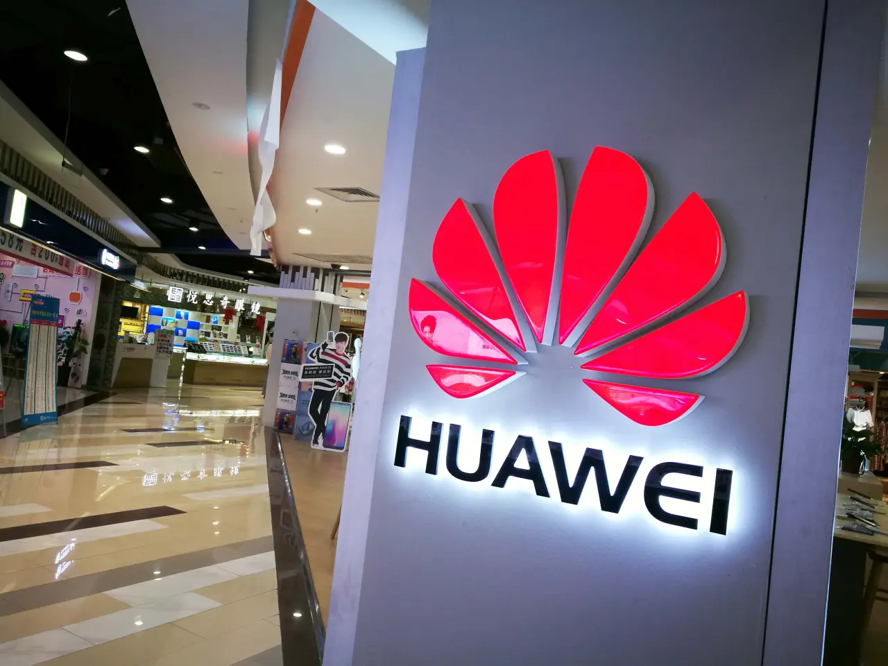 Huawei Ascend 960DT: korábbi bemutató az NVIDIA ellen